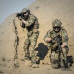 war-desert-guns-gunshow-163523